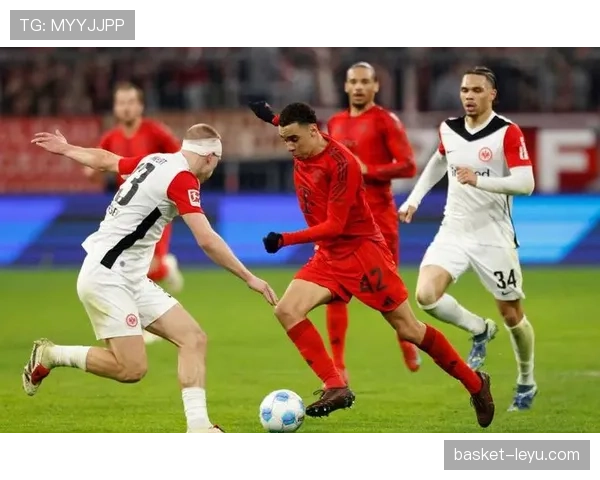 拜仁慕尼黑点球表现稳健,助力球队赛季竞争力持续攀升 拜仁慕尼黑点球表现稳健,助力球队赛季竞争力持续攀升