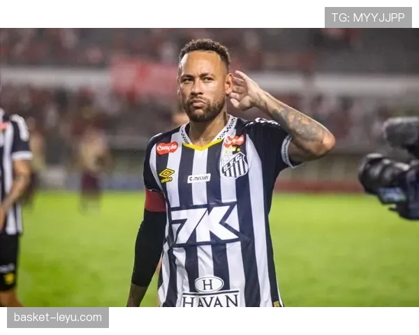 内马尔新绯闻曝光，这次手表比钻戒还抢眼？